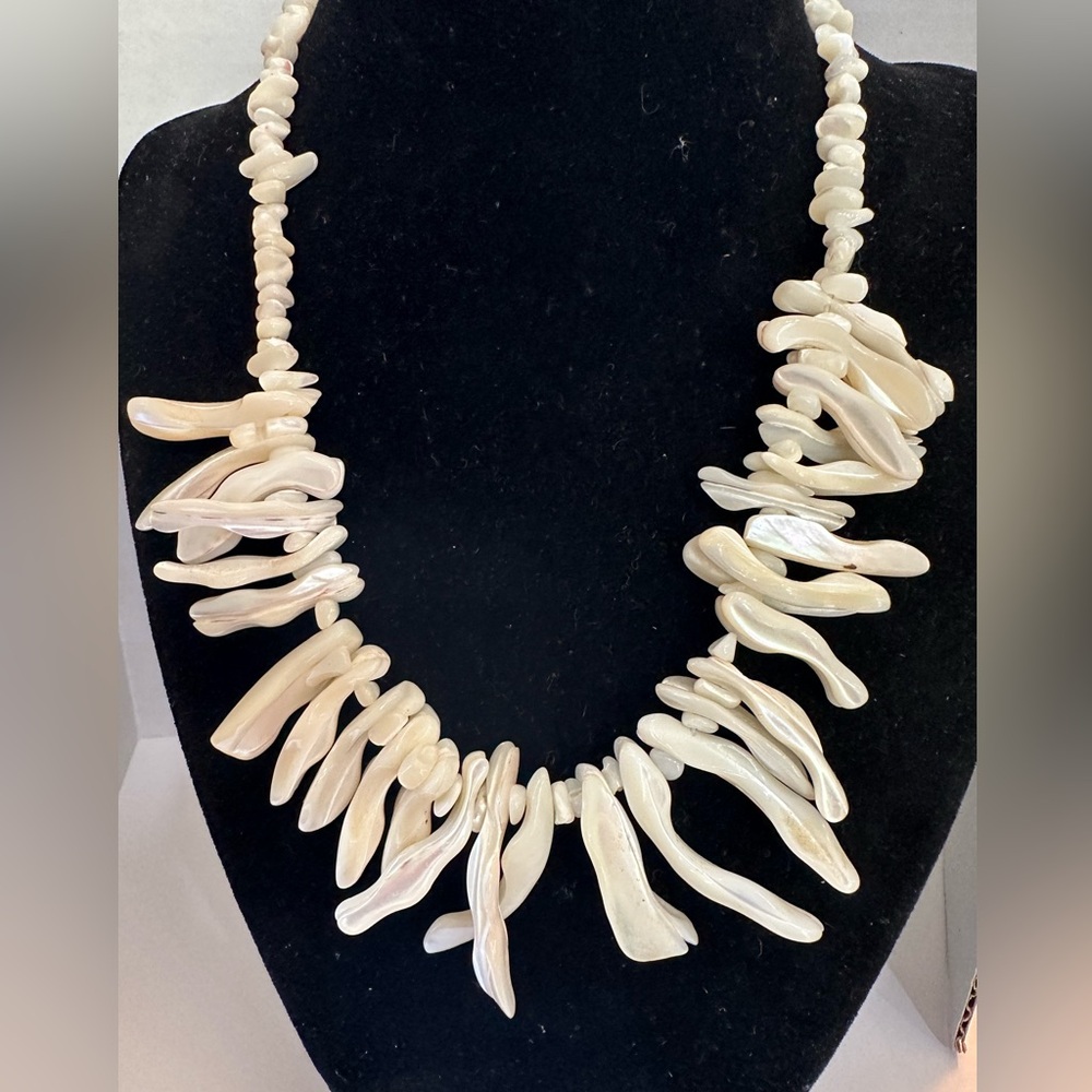 Vintage mop barrel clasp necklace 16”